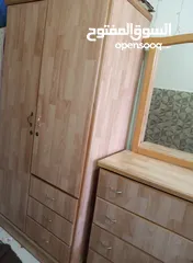  1 خزانة واسرّة للبيع