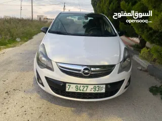  1 اوبل كورسا اتوماتيك. 2015. الماني. مطور 1400 بنزين. تامين وترخيص لشهر 5. جنط اسود مميز.سقف اسود. شاش