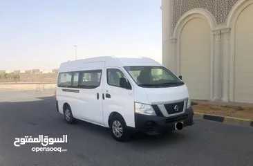  1 Nissan for   2018   bus نظيف
