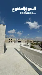  7 حي الريان الجبيهة شقة طابق ثالث مع رووف للبيع