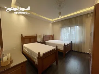  5 شقة مفروشة للايجار في دير غبار  ( Property 39218 ) سنوي فقط