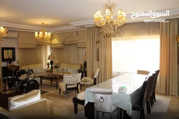  1 شقة مع روف دوبلكس للبيع في حي الصحابة - ref: 14581