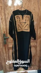  4 أثواب للبيع