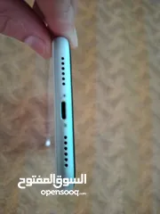  4 ايفون xr مساحته 64 جيجا لون ابيض نظيف