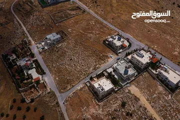  15 أرض سكنية 750 م للبيع في ام رمانه - 900 م عن شارع الأردن