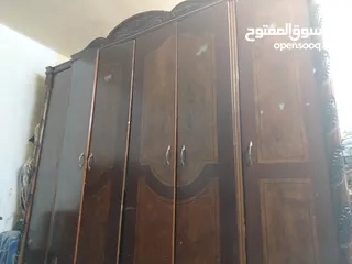  3 غرفة نوم تفصيل - خزانة 6 ضرف خشب لاتيه - مع سرير مع 2 طاولات جانبية + مراة