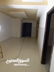  15 شقه شبه ارضيه 153م مع تراس للبيع على شارع البترا مقابل اربد مول غراند وكازيه الرجوب