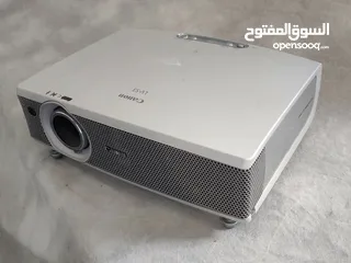  5 بروجتكر هيتاشي+ كانون ممتاز شغال 100٪  اصم بكم