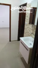  22 شقة مشطبة حديثا للبيع