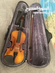  1 Violin 1/4 size good condition