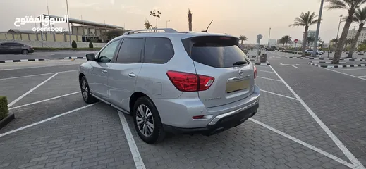  3 Nissan Pathfinder sL 2017