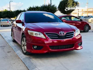  2 Toyota Camry 2010 se