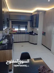  6 شقة طابق ثالث مع روف 189 متر