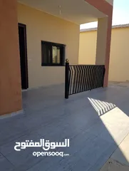  10 منزل شبه فيلا مساحته 150م طابق واحد مستقل حديث البناء قرب فلل الاندلسية طريق مادبا للايجارمن المالك