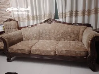  6 عفش بيت مستعمل للبيع طقم ستيل وطقم لف سوبر وتخت حديد وجرتين غاز وطاولات خشب وديكور رفوف خشب