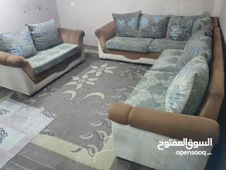  7 طقمين كنب و طقم كورنر  كل واحد سعر