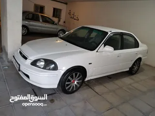  4 هوندا سيفيك 1998 بحالة ممتازة وميكانيك وصيانة كاملة