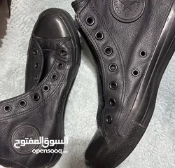  2 حذاء اسود برقبة جلد بحالة ممتازة جداً ( all star )،