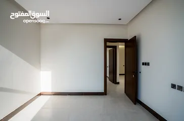 13 شقق وملاحق روف للبيع في جدة حي الروضة افراغ فوري
