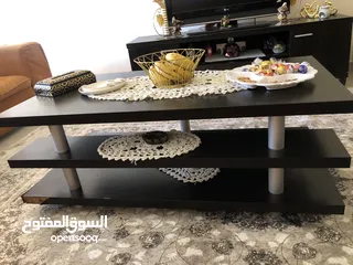  2 شاشة مع طاولات للبيع