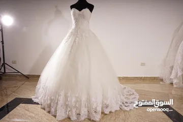  2 بدلات عرايس جديده و شبه جديده للبيع