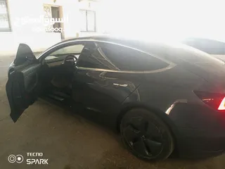  20 تسلا 3 لونج رينج دول ماتور بطاريه كبيره ودفع رباعي  لون فيراني مميز بحاله الوكاله