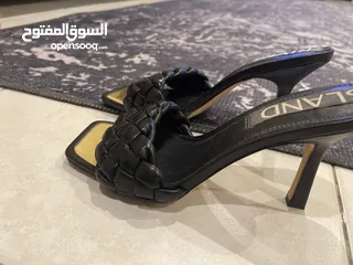  2 كعب متوسط  اسود من river island مجدول من الأمام