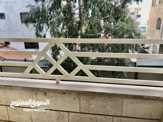  11 شقة للبيع في موقع مميز في الزرقاء الجديده - محاطه بفلل من جهتين