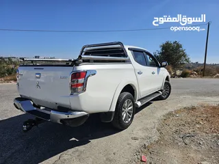  4 هنتر متسوبيشي L200