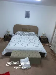  4 للبيع غرفة نوم كاملة بحالة جيدة جدا مستعملة تفصيل خشب تقيل وليست تجارية