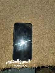  4 ايفون اكس ار وكاله نضافه  للبدل ع جهاز احدث ودفع فرقيه  او للبيع ب 100 سعر بدك تفاصل ترنش اقرا الوصف