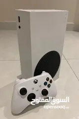  8 للبيع Xbox series s بحاله ممتازه جدا