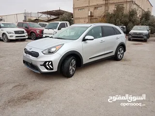  2 كيا نيرو 2019 EX وارد أمريكي عداد 30الف استخدام شخصي.