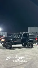  3 جراند شيروكي موديل 2000