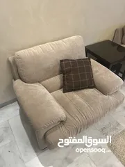  5 طقم كنبايات فخم جدا مع طاولة وسط و طارابيزات