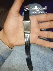  7 ساعة شغاله بحاجة  إلى بطاريات