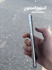  3 ايفون X 64 قيقا مغير بطاريه وشاشه من احسن نوعيات فاصل فيس ايدي تصوير خرافي تلفون ولا شخطه عليه والله
