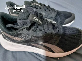  1 حذاء ريبوك reebok اصلي للبيع