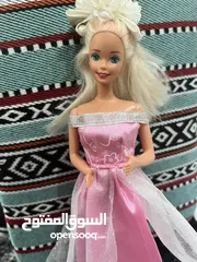  2 Barbie doll