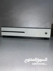  2 اكس بوكس ون اس مع كامل اغراضه الاصلية