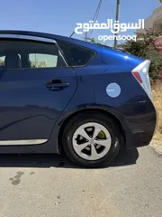  12 Toyota Prius 2015