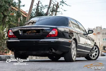  5 Jaguar Xj8 2005  السيارة مميزة جدا