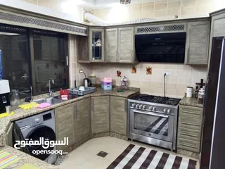  12 شقة مفروشة فاخرة للإيجار - الشميساني  موقع مميز جدًا