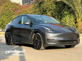  1 Tesla Y 2022 Long Range 7 Seats
