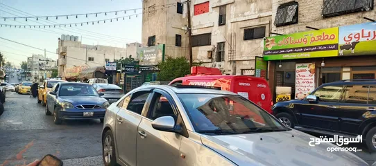 3 مطعم للبيع في حي نزال موقع حيوي وسط سوق