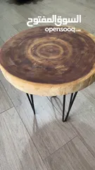  2 طاولة دائرية ( من خشب شجرة الشريش ) اللون فالحقيقة اقوى / يمكن استعمالها للزينه او للاغراض الشخصية