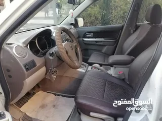  6 سوزوكي  جراند فيتارا  موديل 2011  فل كامل عدا الفتحه  اوتوماتيك  فورويل  ماتور 2400