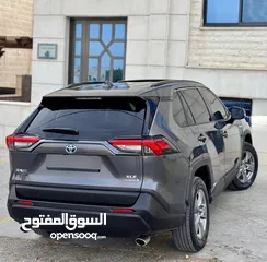 10 Toyota RAV4 XLE 2024