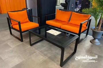  18 معدات كافتيريا كامله و شبه مستعمله,ثلاجات عرض و طاولات و كراسي و الكثير من المعدات و بريستا
