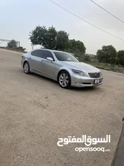  2 Lexus LS600hL Hybrid 2008
